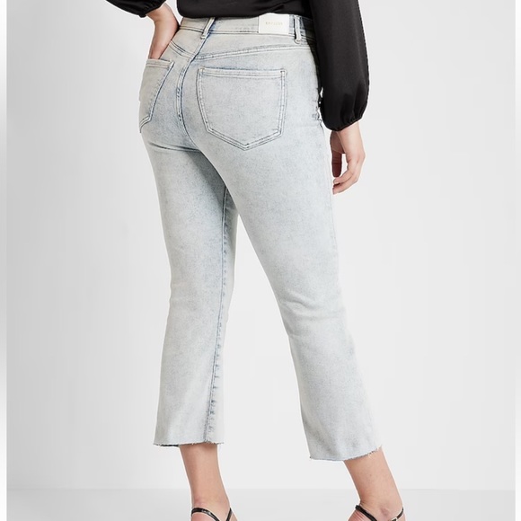 Express Women’s High Waisted Light Wash Raw Hem Cropped Flare Jeans, Size 8P - Picture 2 of 6